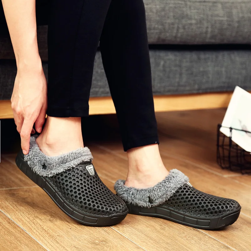 Women Winter Slippers Warm Plush Home Slippers Unisex Hole Casual Shoes For Couples Plus Size Female Flip Flops With Fur Fashion