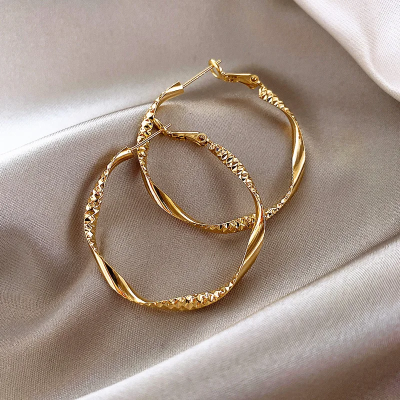 

Fashion Gold Color Oversize Hoop Earrings For Women Wide Big Metal Round Circle Statement Earrings Vintage Jewelry Gift 2022 New