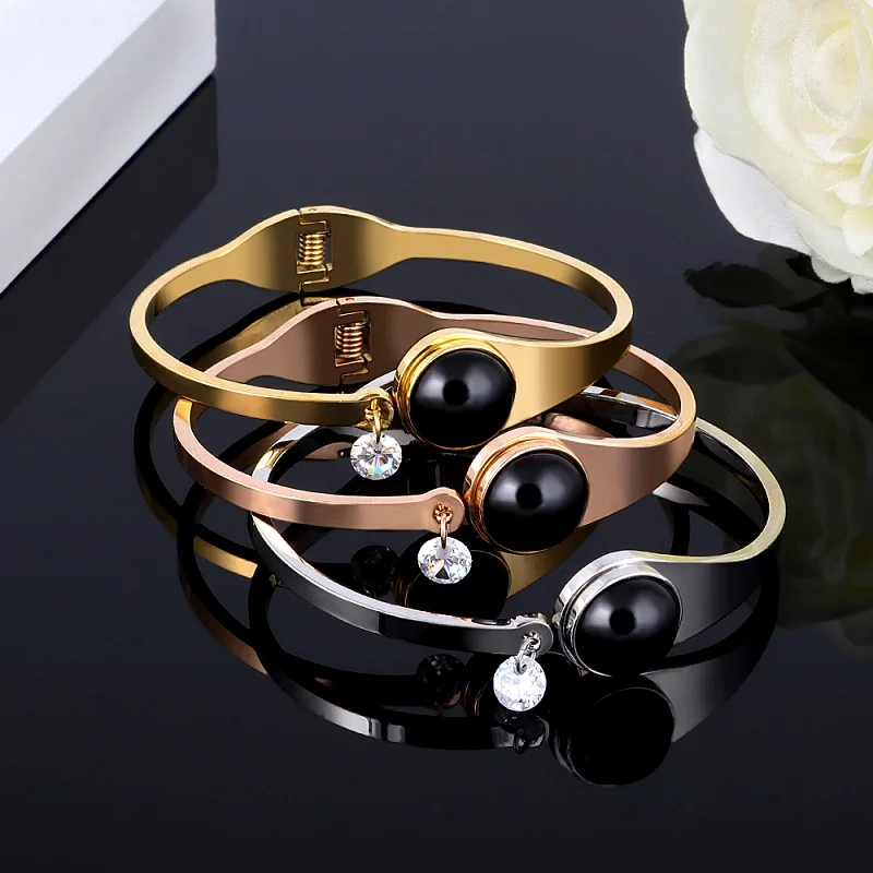 Браслет манжета из нержавеющей стали с фианитами Женский браслет на запястье