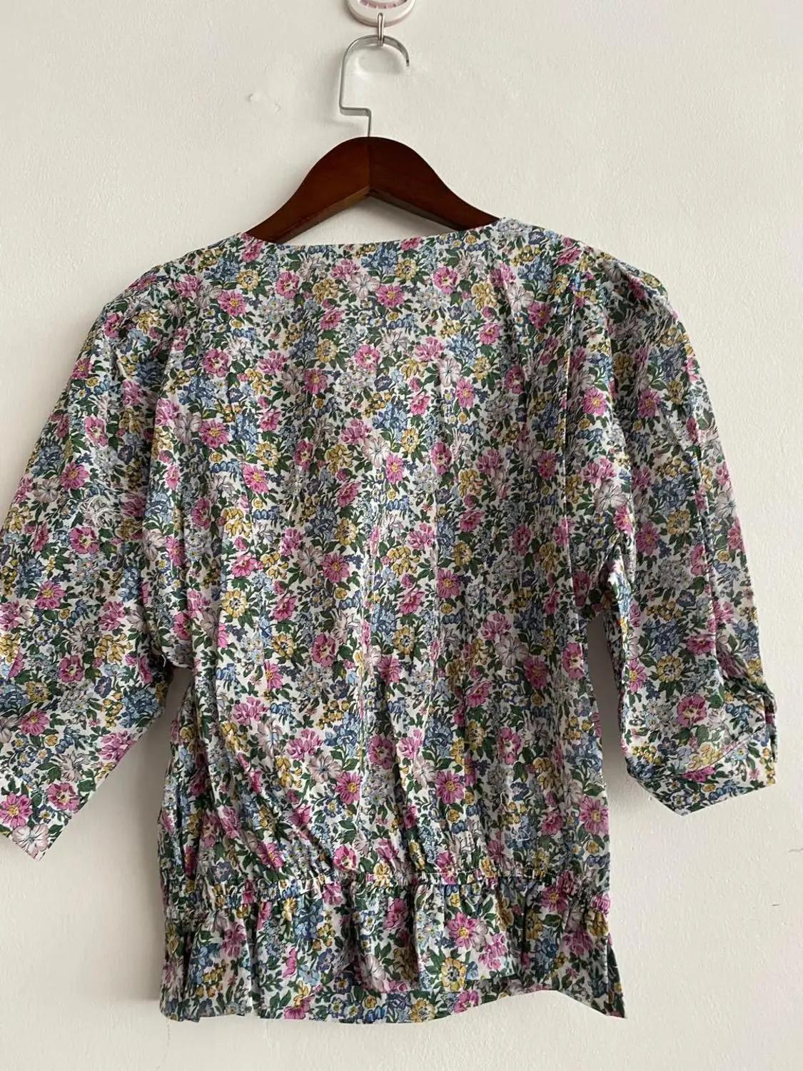 

Floral Print Women's Shirt V-neck Single Breasted Half Sleeve Two Color Retro Ruffles Blouse