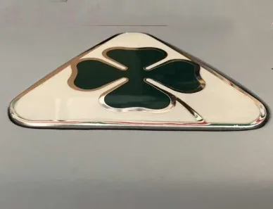 

Ins2021For Alfa Romeo Giulia Modified Four-leaf Clover Leaf Board Surrounded By Openings With Standard Resin Primer New Product