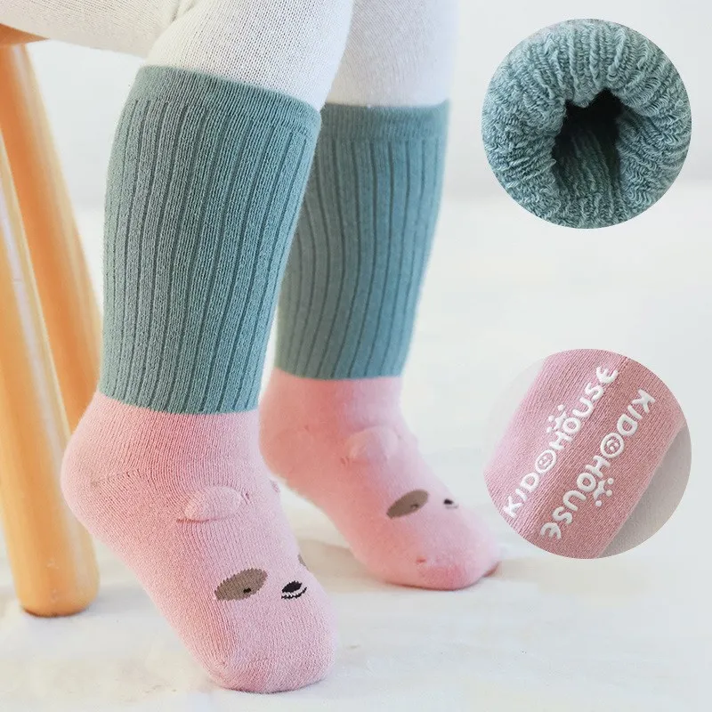 

Зимний, утепленный, для детей носки клей Non-Slip Детские носки-тапочки средние Носки без пятки теплые носки для новорожденных, хлопковые носки