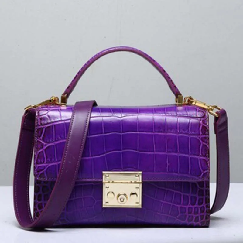 Рисунок 3 - Внутренняя женская сумка из крокодиловой кожи