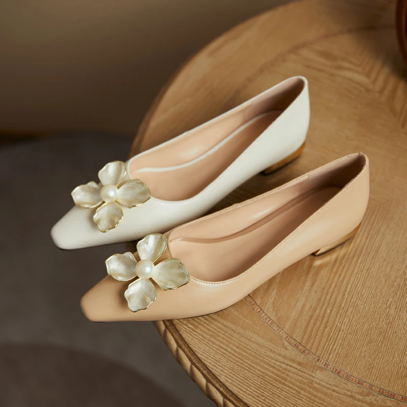 

Prova Perfetto Fashion Women Shoes Genuine Leather Square Toe Shallow Flowers Decoration Outdoors Shoes 2021 New Shoes Female