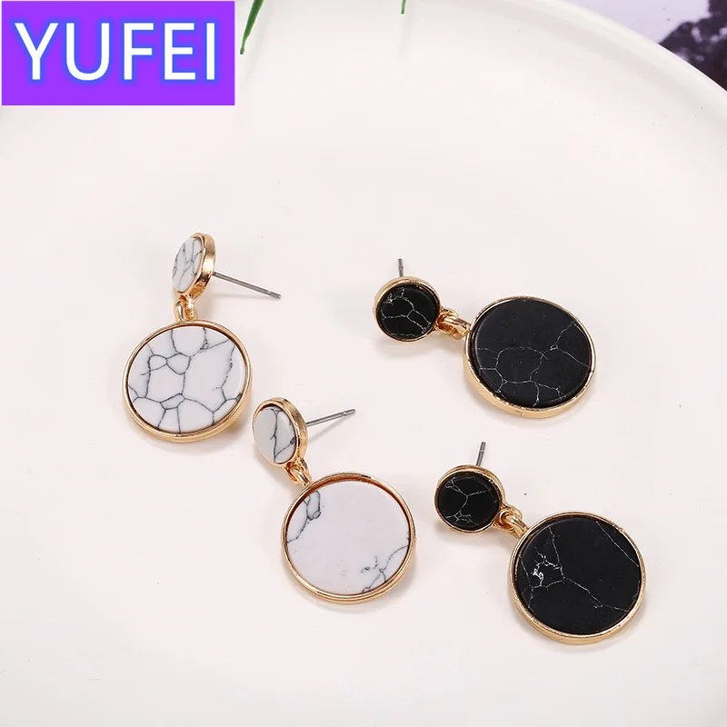 

2019 New Women's Earrings Color Metal Simple Charm Hollow Geometric Pendant Earrings Suitable For Winter Jewelry Lover Gift