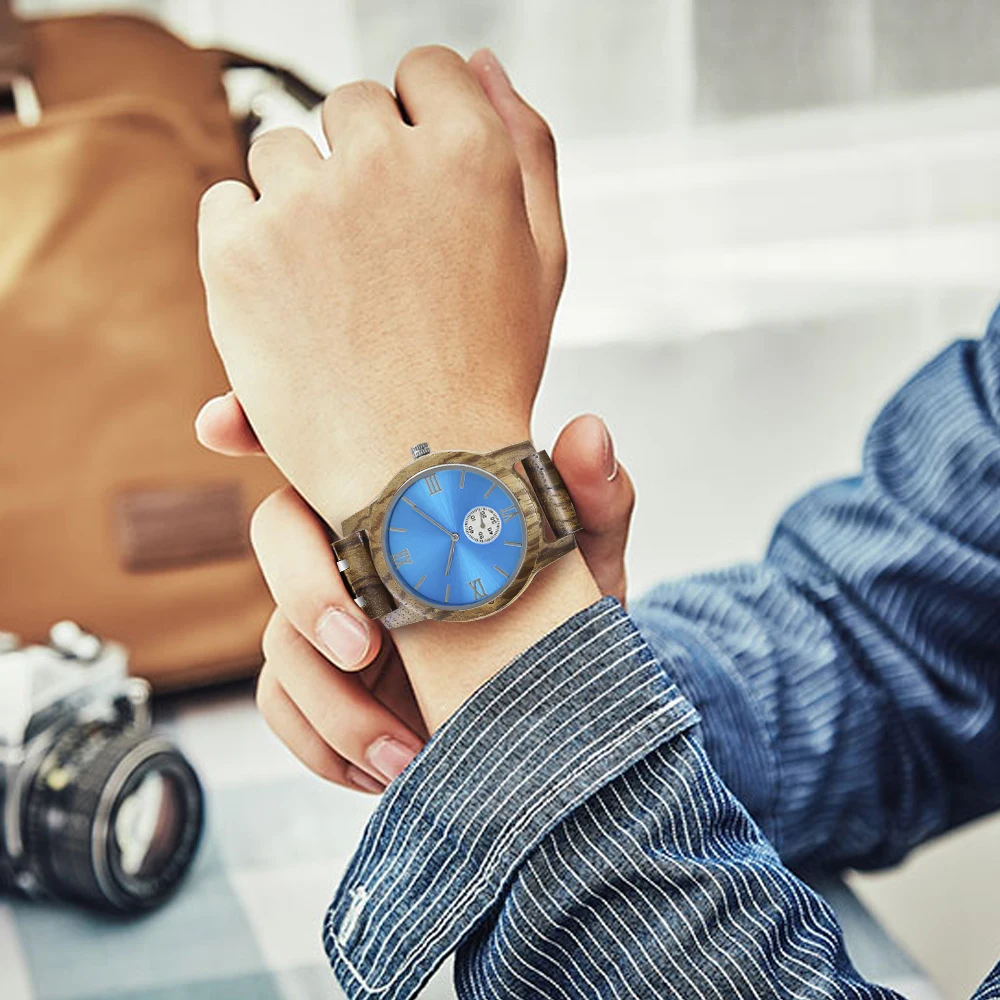 Часы мужские с гравировкой под заказ деревянные кварцевые роскошные синим