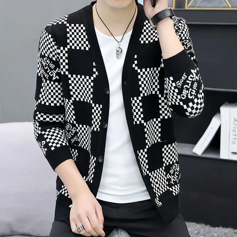 

2021 Men's Autumn and Winter Plaid Jacquard Cardigan Sweater Teenagers V-neck Single Breasted Casual Sweater