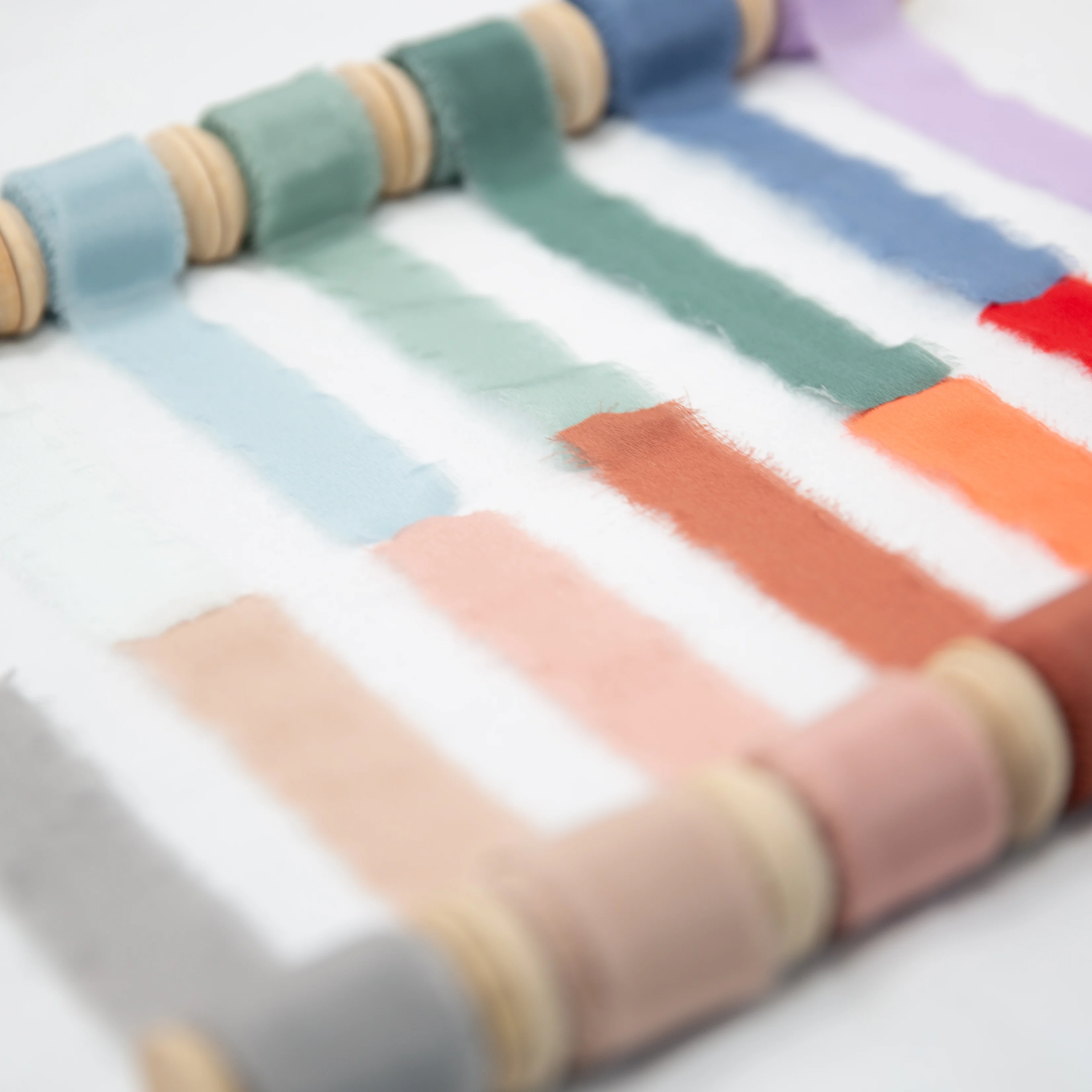 Лента из чистого шелка с вышивкой в виде катушки дерева ленты краями для