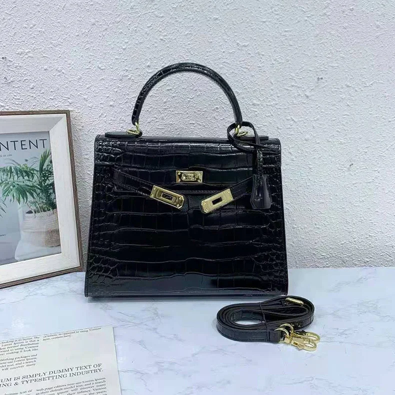 

Сумка на плечо женская из натуральной воловьей кожи с крокодиловым узором