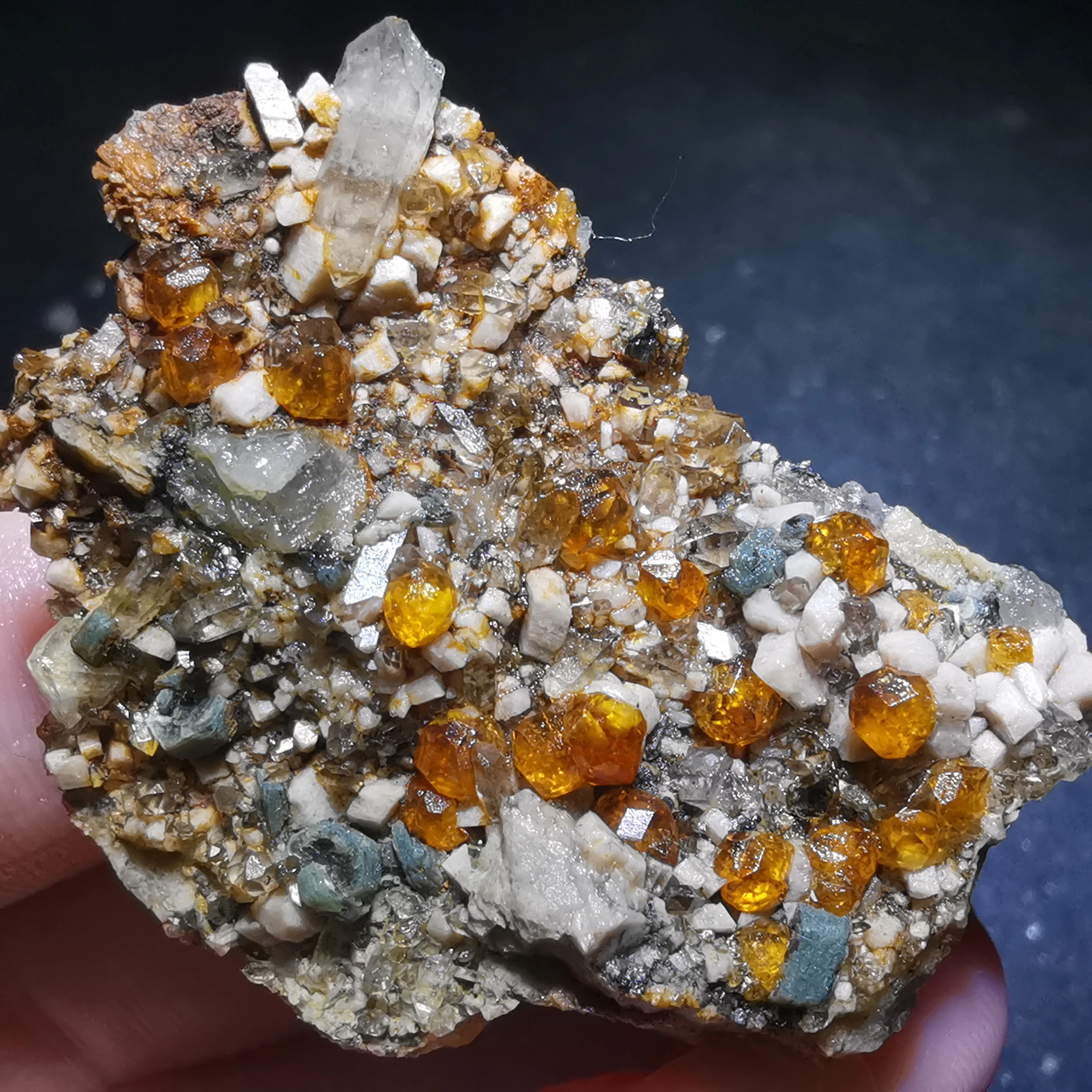 

16.9g.Rare natural garnet crystal hexagonal point feldspar mica brass multi mineral crystal symbiotic halo energy healing