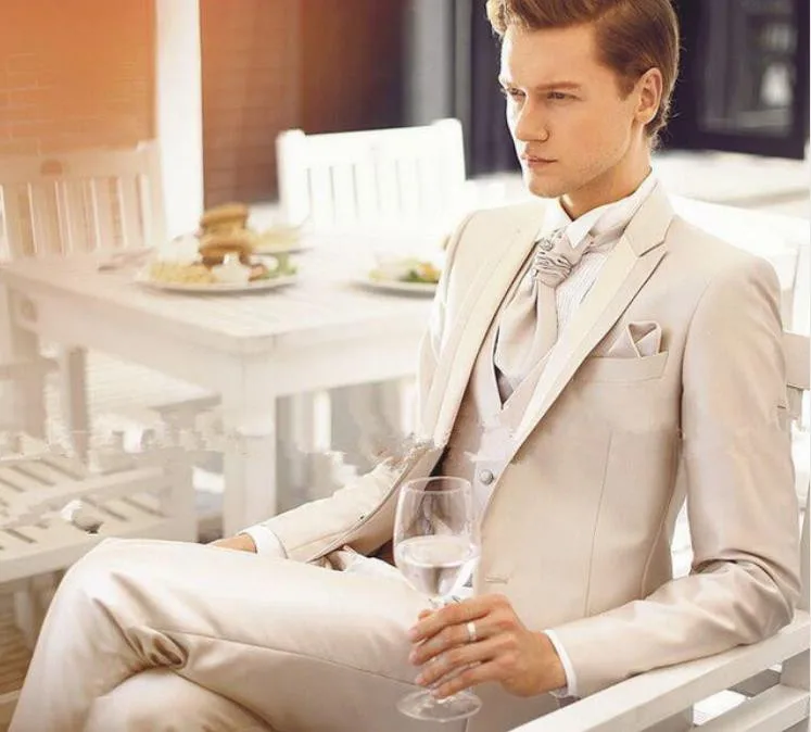 Модный дизайн горячая Распродажа дешевый Элегантный мужской костюм на заказ