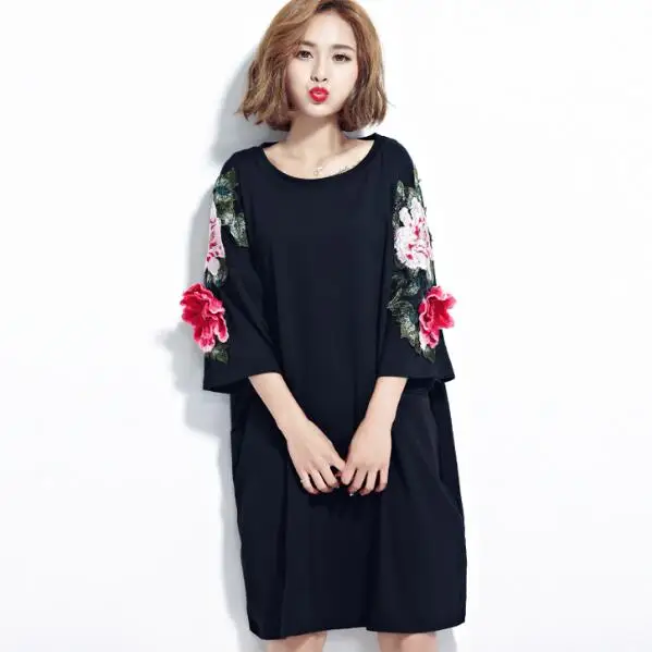 Женская футболка с вышивкой в виде Розы и круглым вырезом | одежда