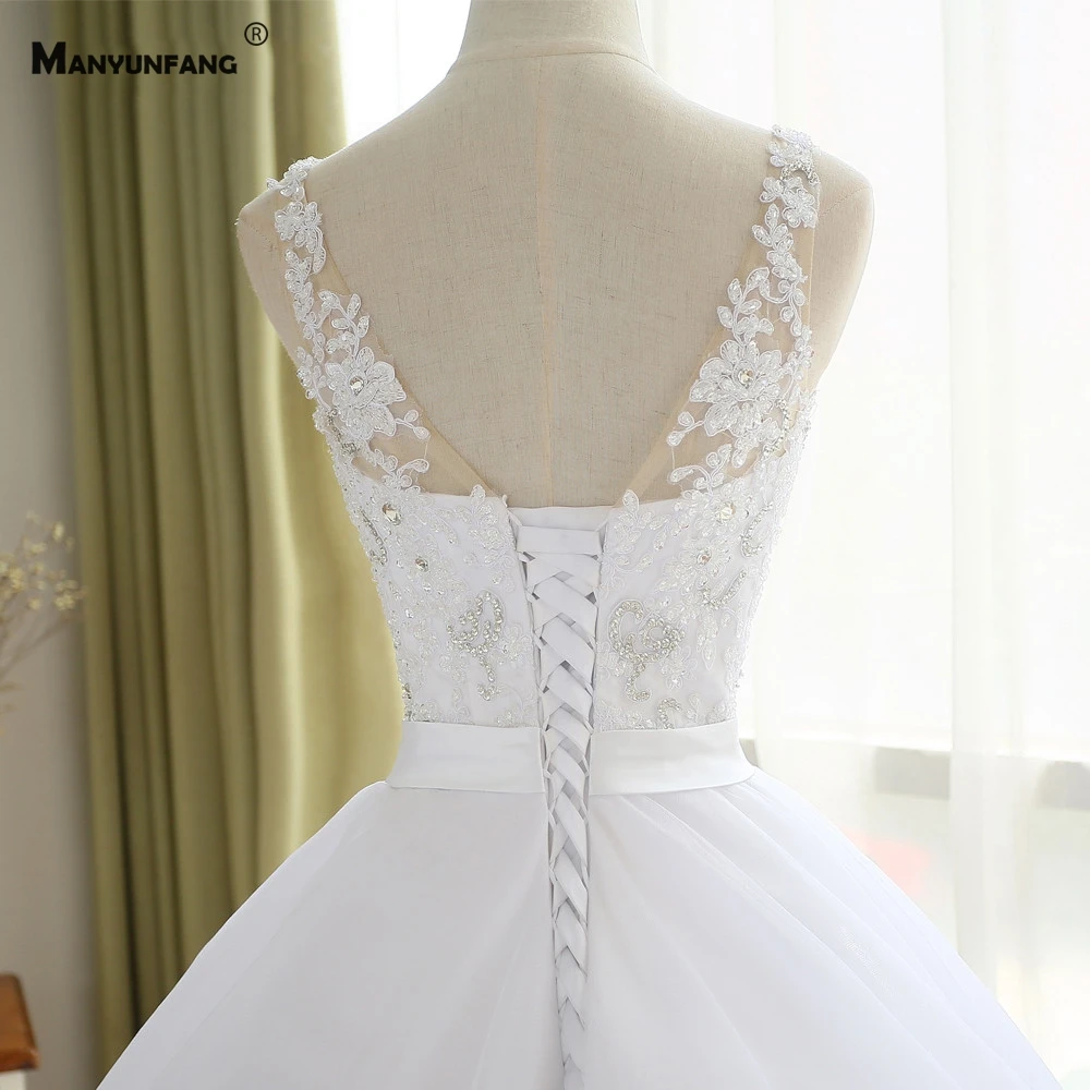 

100% Real V-Neck Chapel Train Embroidery Appliques Tulle Bridal Ball Gown Custom Made Crystal Sleeveless Wedding Dress 2021
