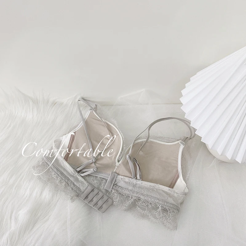 

Lace Underwear 's Thickened Active Bra French Style Wire Free Romantic Underwear Women 's Small Chest Exclusive Brassiere Women