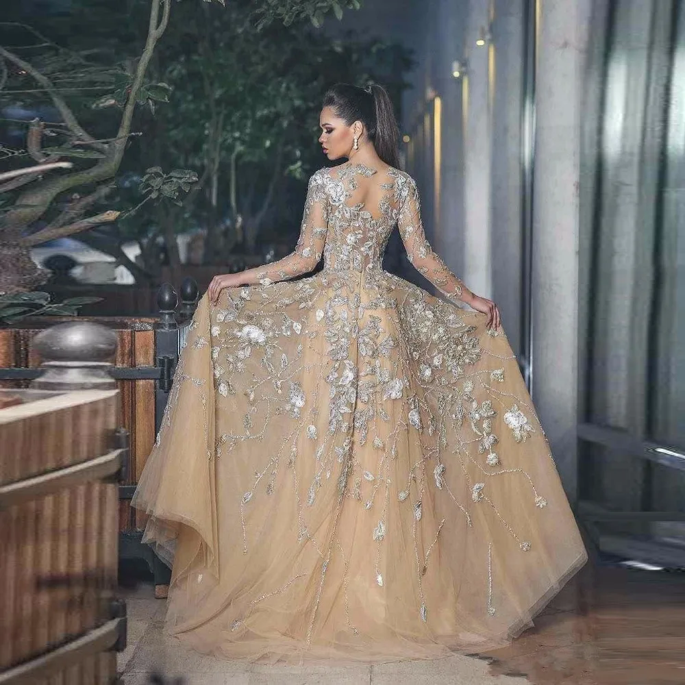 Женское платье с V-образным вырезом 2020 | Свадьбы и торжества