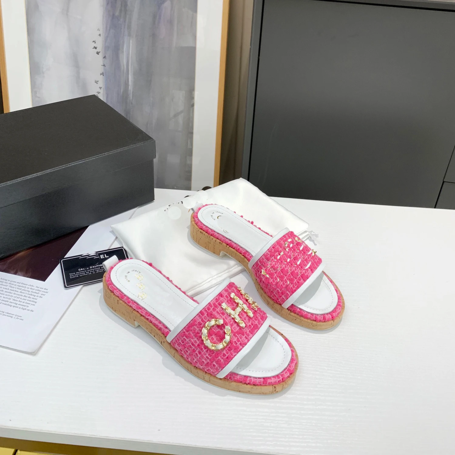 

Luxury Designer Brand Slippers High Quality women 2021beach Sandals Fashion Brand Flat Shoes Ladies vacation Slippers girls gift