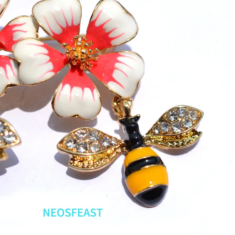 Цветочная эмалированная милая булавка на грудь с пчелой для женщин, золотого цвета, с камнями-ринестонами, насекомое, пальто, одежда, женский подарок, модные украшения.
