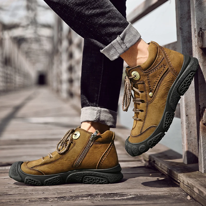 

Golden Sapling Fashion Men's Winter Boots Genuine Leather Warm Plush Leisure Trekking Shoes Men Vintage Footwear Male Ankle Boot