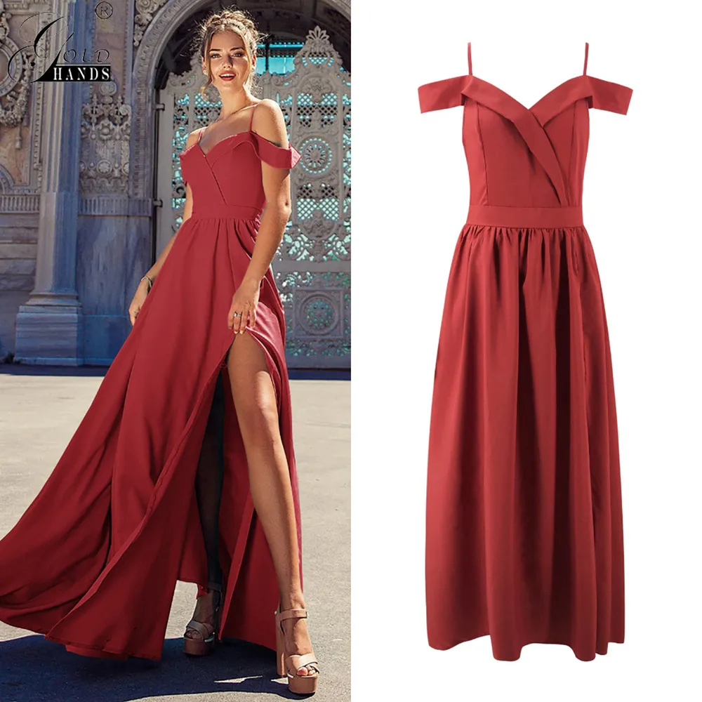 Женское вечернее платье золотистого цвета длинное на бретельках с v образным