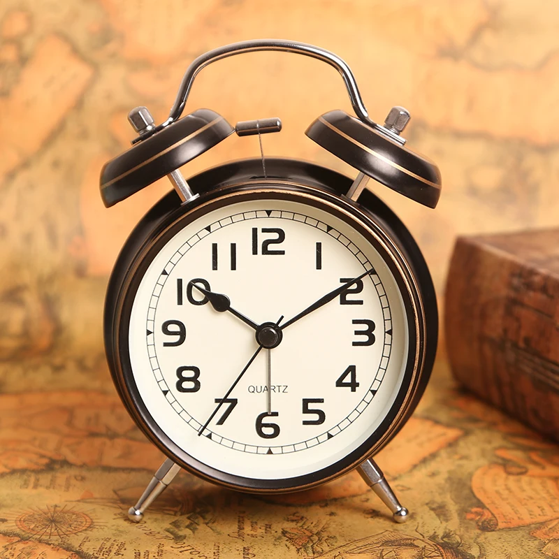 

4 inch Retro Metal Alarm Clock Simple Bedside Luminous Alarm Clock Student Morning Gets up Vintage Table Clock