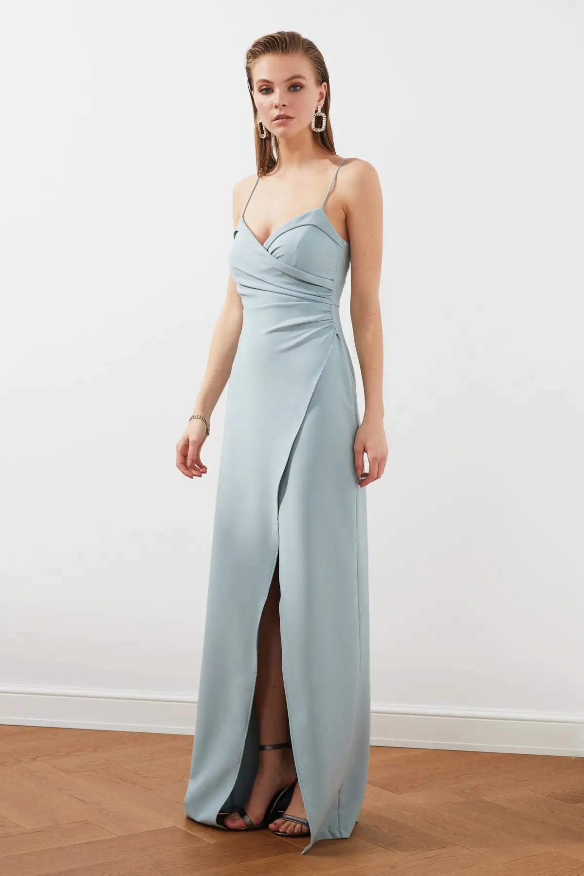 

Trendyol Collar Detail Evening Dress & Prom Gown TPRSS21AE0045