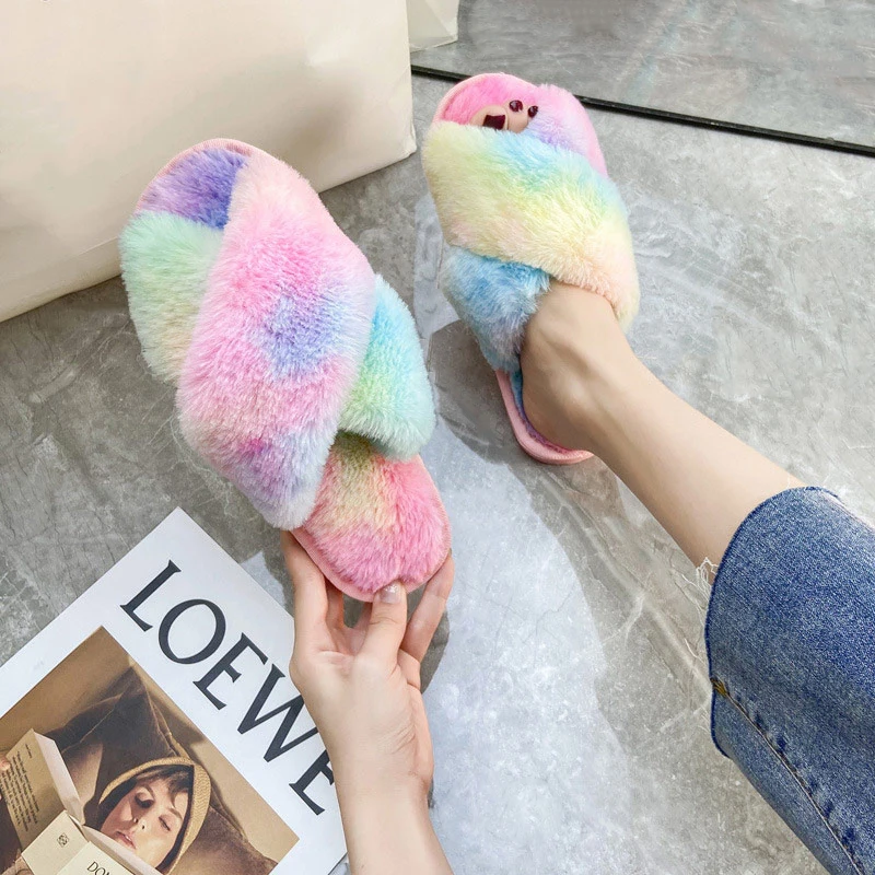 Сланцы женские с перекрестной шнуровкой пушистые радужные меховые тапочки