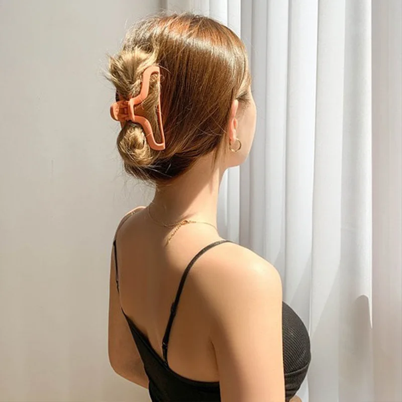 

High Quality Vintage Frosted Grab Large Hair Clip Candy Color Hairpin Hair Claws Solid Color for Women Headwear korean hair clip