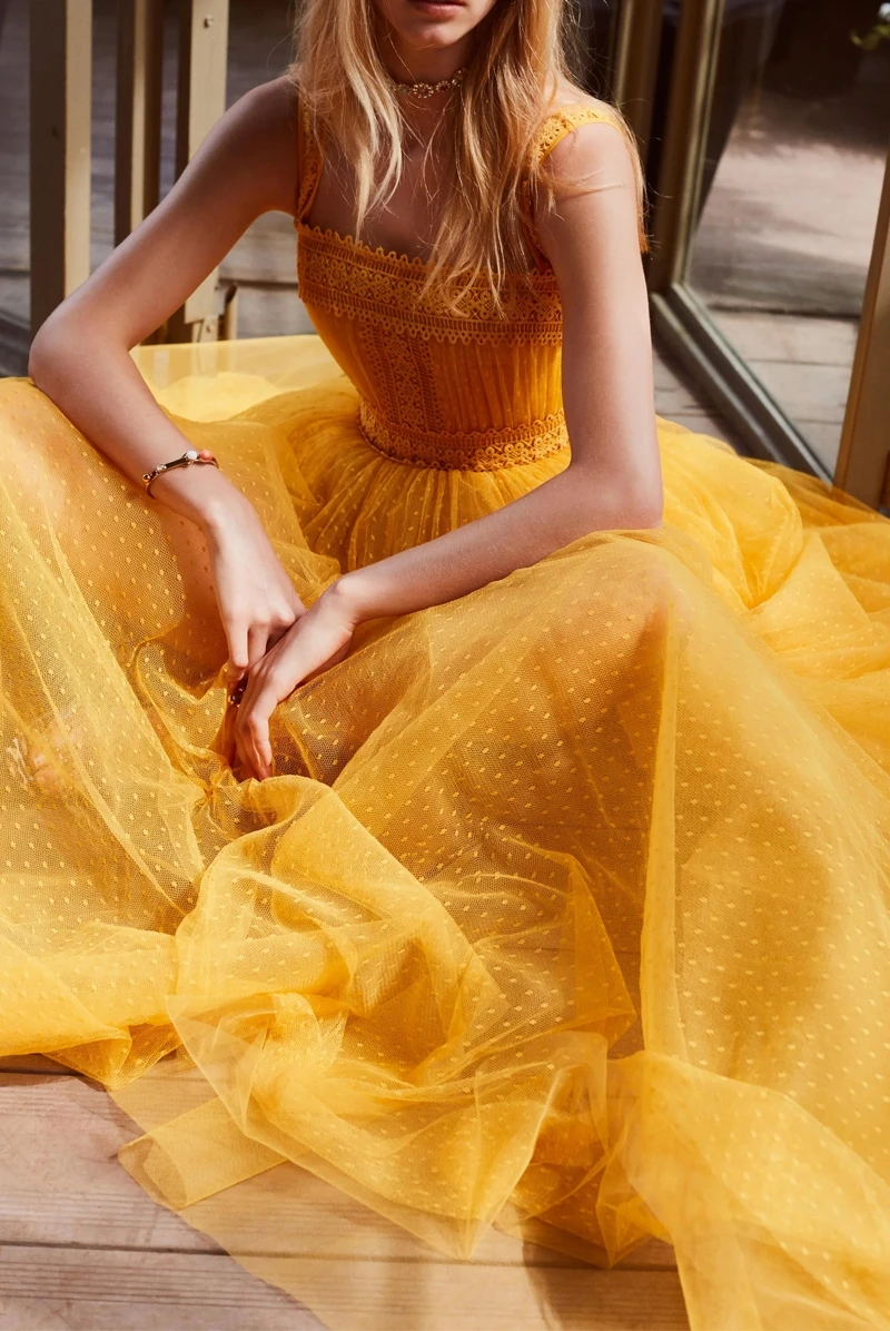 

French Super Fairy Yellow Dress Cold Wind Sexy Halter Suspender Skirt Travel Photo One-word Neck Net Gauze Skirt Dress