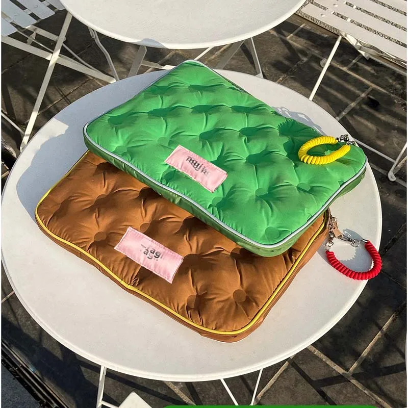 

Designer Brands Quilted Women Notebook Bag Big Padded Laptop Bag Luxury Sapce Cotton Large Ipad Bags Clutch Handbags 2021