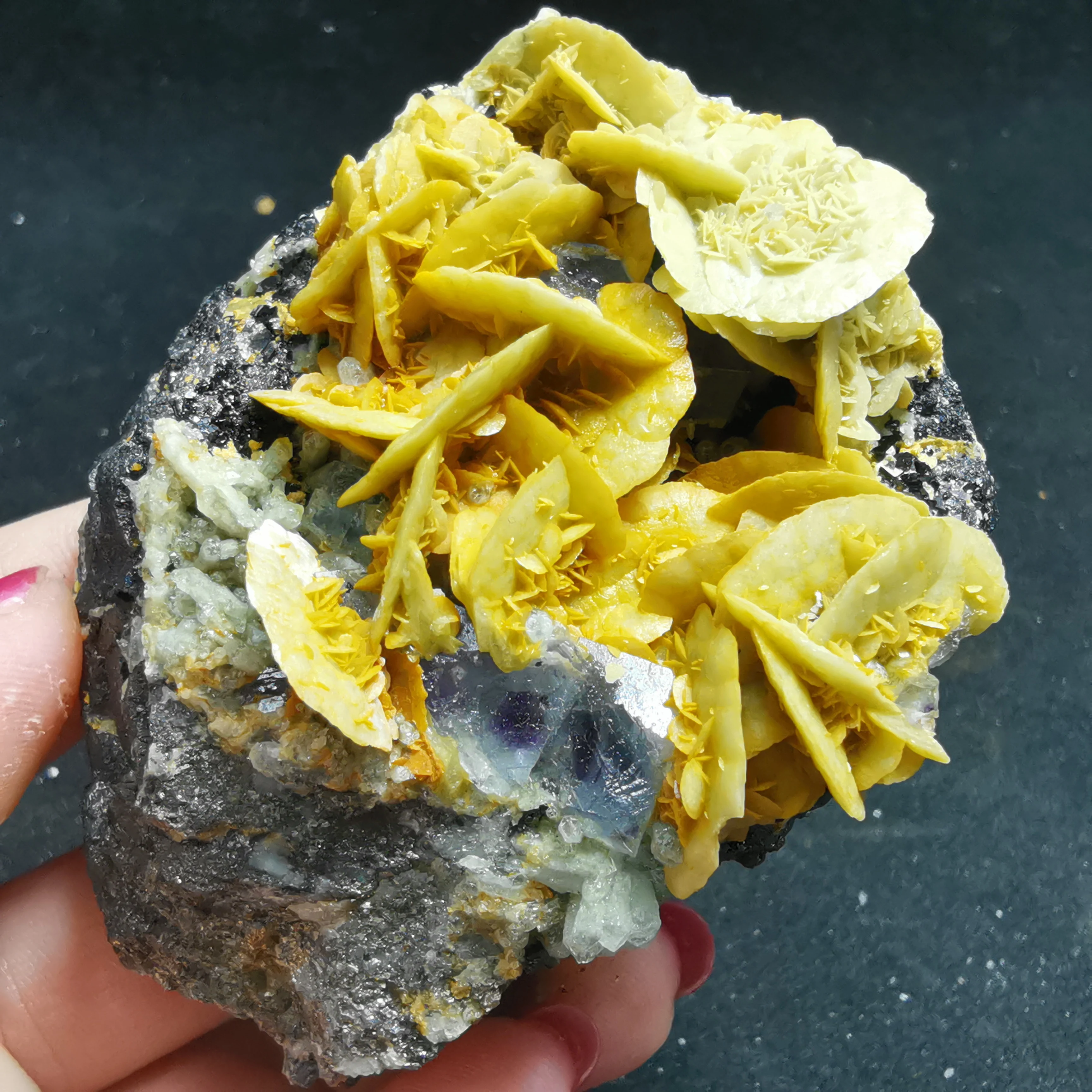

217.8gNatural rare blue green fluorite phosphorite wolframite specimen stone and CRYSTAL HEALING CRYSTAL QUARTZ GEM