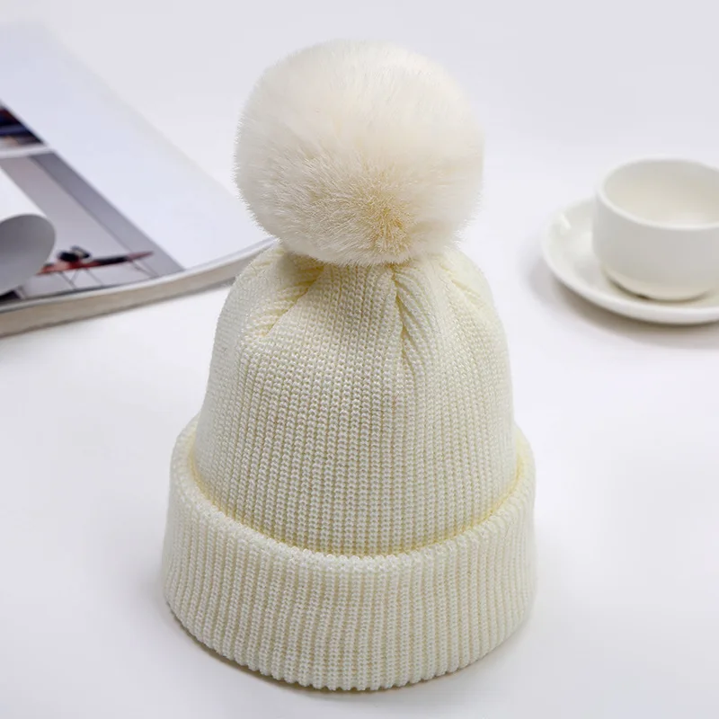 Детская вязаная шапочка с милым помпоном зимняя мягкая теплая шапка для