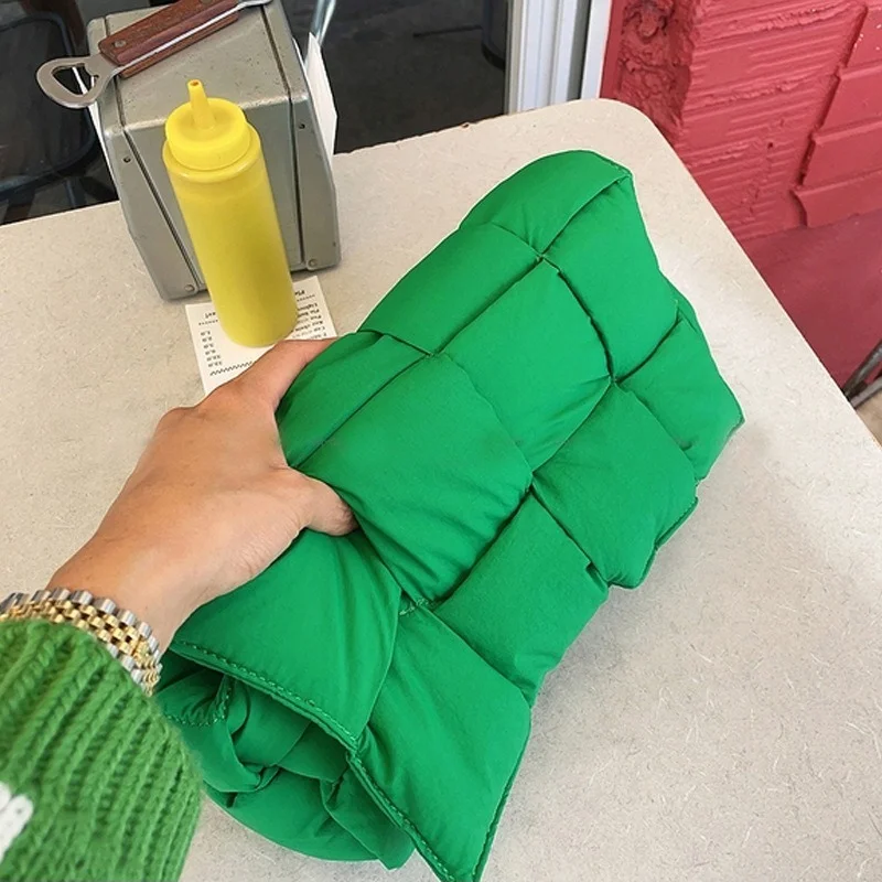 

Fashion Sponge Woven Women Shoulder Bag Down Cotton Pad Pillow Crossbody Bags for Women Design Quilited Waterproof Handbags 2021
