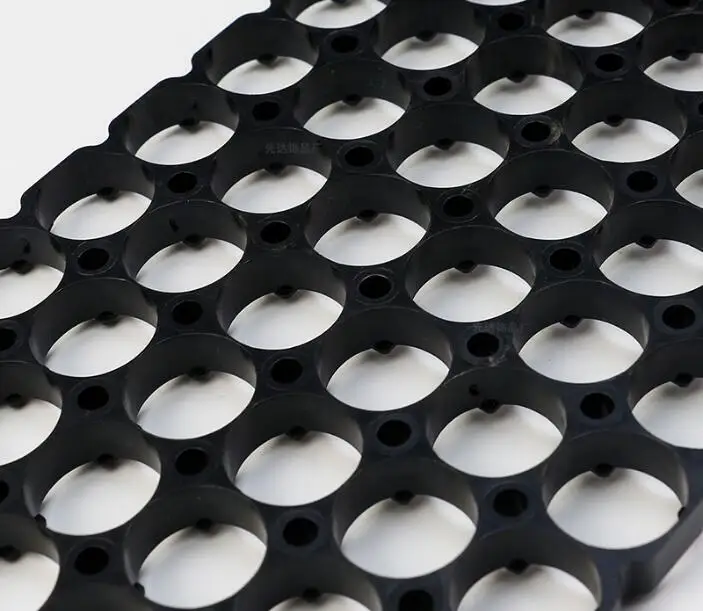 

15pcs/lot MasterFire 6*18 18650 Batteries Spacer Radiating Holder Bracket Black Plastic Battery Storage Box Holder Brackets