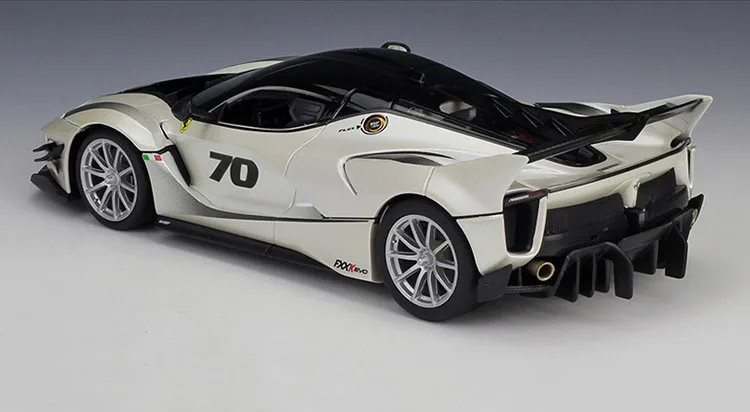 Bburago литая под давлением модель спортивного автомобиля FXX K EVO 1:18 из металлического сплава Высокая симуляция автомобилей с базой Игрушки для мальчиков подарки для мальчиков