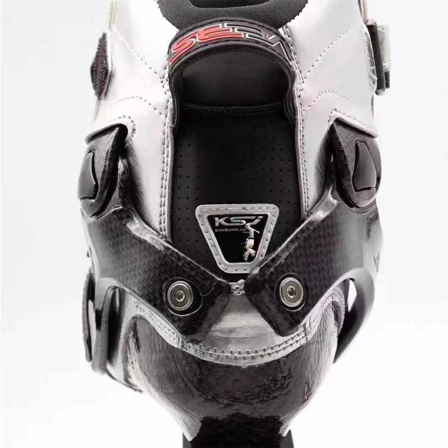 Рисунок 4 - Роликовые коньки JK