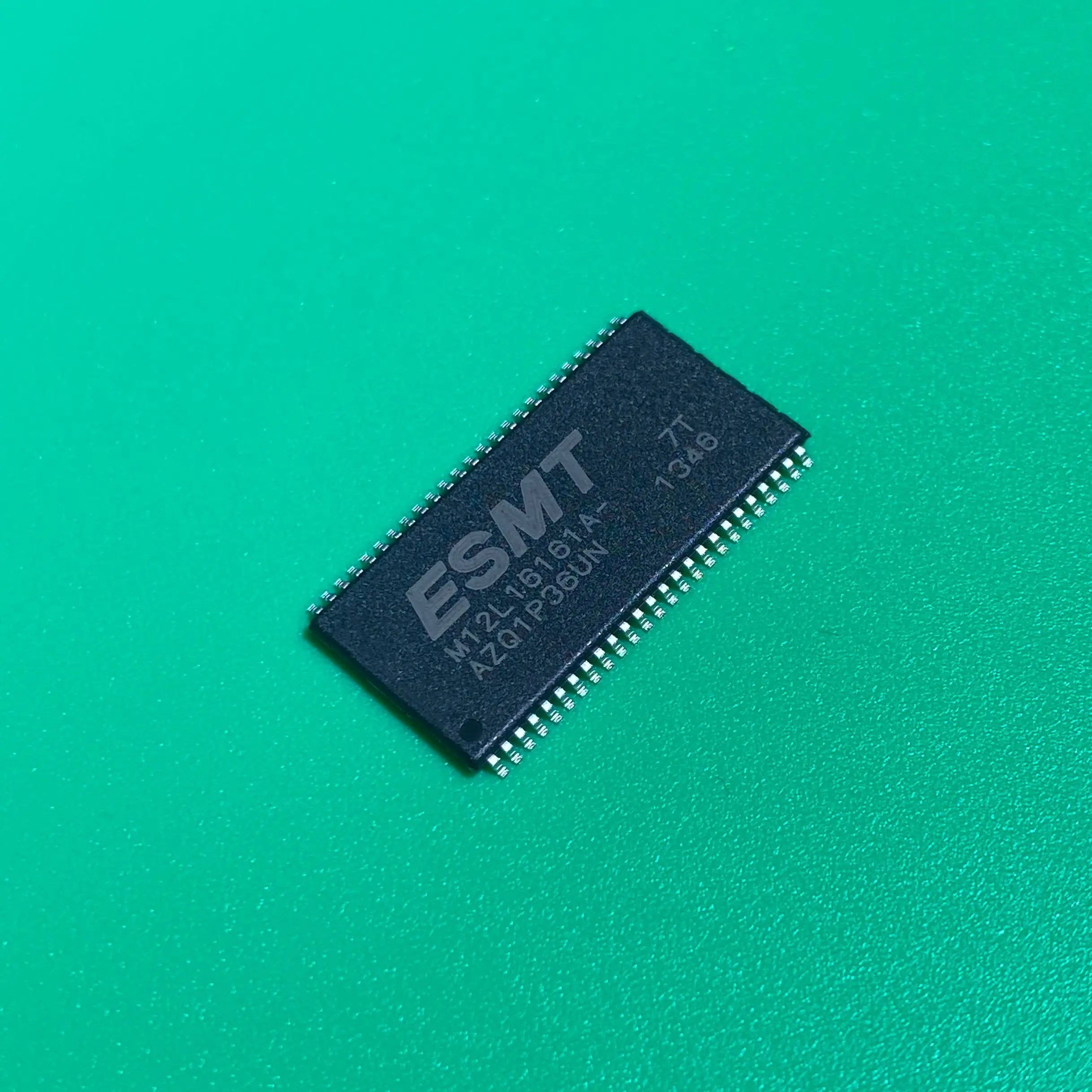 10pcs/lot M12L16161A-7T G TSOP50 M12L16161A- 7T 512K x 16Bit x 2Banks Synchronous DRAM M12L16161A-7TG M12L16161 A-7T M12 L16161A