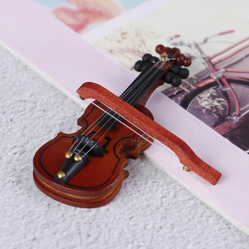 Скрипка деревянная. Скрипка миниатюра. Кукла со скрипкой. Миниатюрная скрипка. Музыкальные инструменты для кукол.