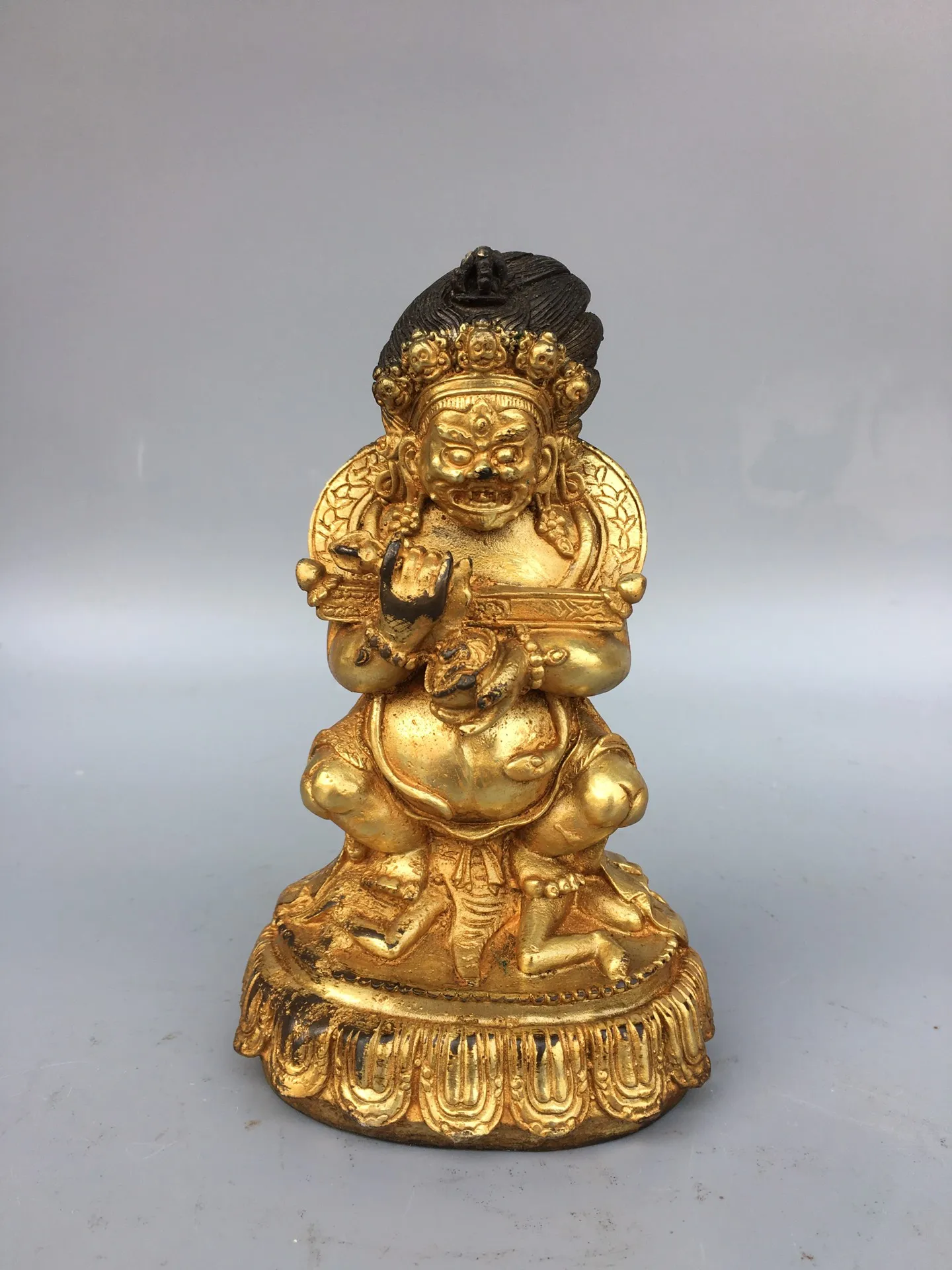 

Домашний декор, 6 дюймов, тибетский буддизм, старая бронзовая позолоченная Ваджра Бодхисаттва, сидящий Будда, Хранитель Будды