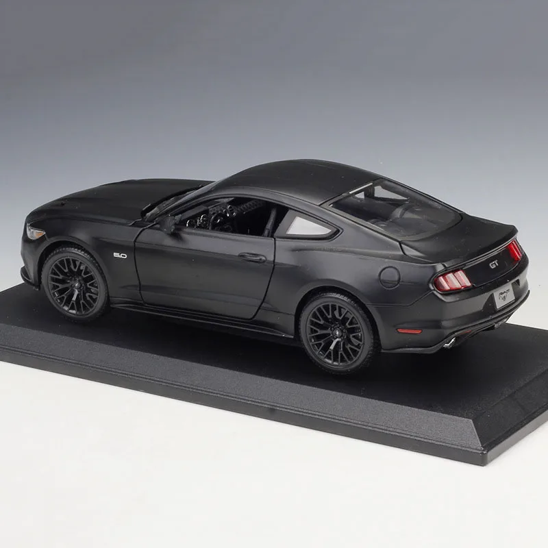 

Maisto Mustang Sport-car Diecast Model Car 1:18 Metal Alloy High Simulation Cars With Base Boys Toys Vehicles Gifts For Boy Men