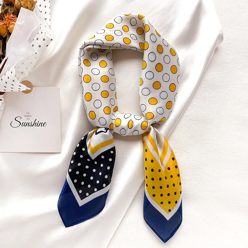 Платок женский Шелковый в горошек 70 см с принтом квадратный весна 2021