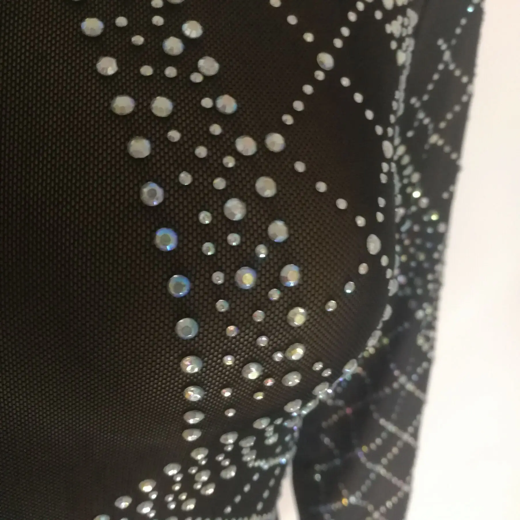 Черное прозрачное Сетчатое боди с серебряными кристаллами длинным рукавом