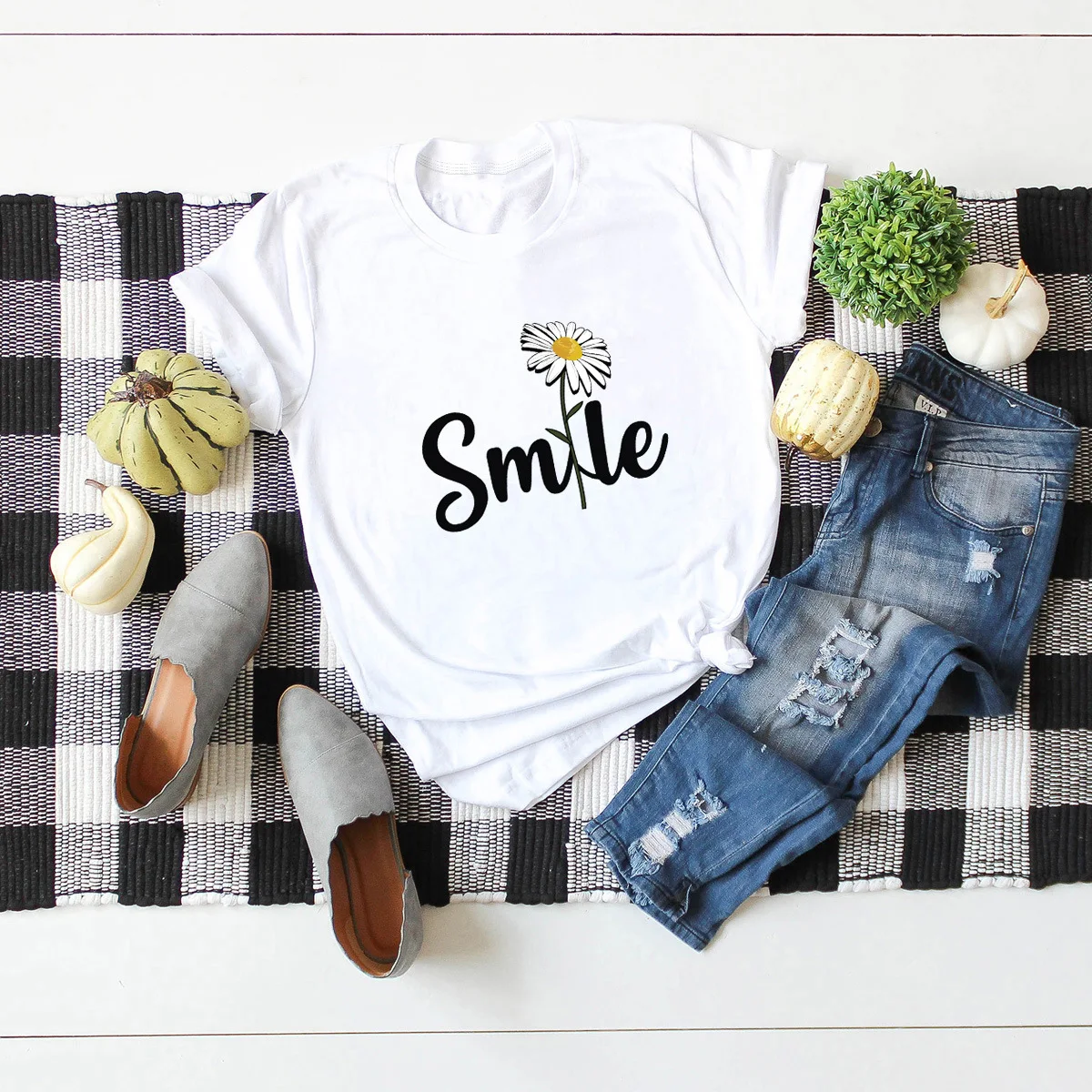 

JFUNCY Plus Size Women Tops Cotton T-shirt Summer Short Sleeve Oversize Tshirt Flower Smile Print Casual Loose Female Tee Shirts