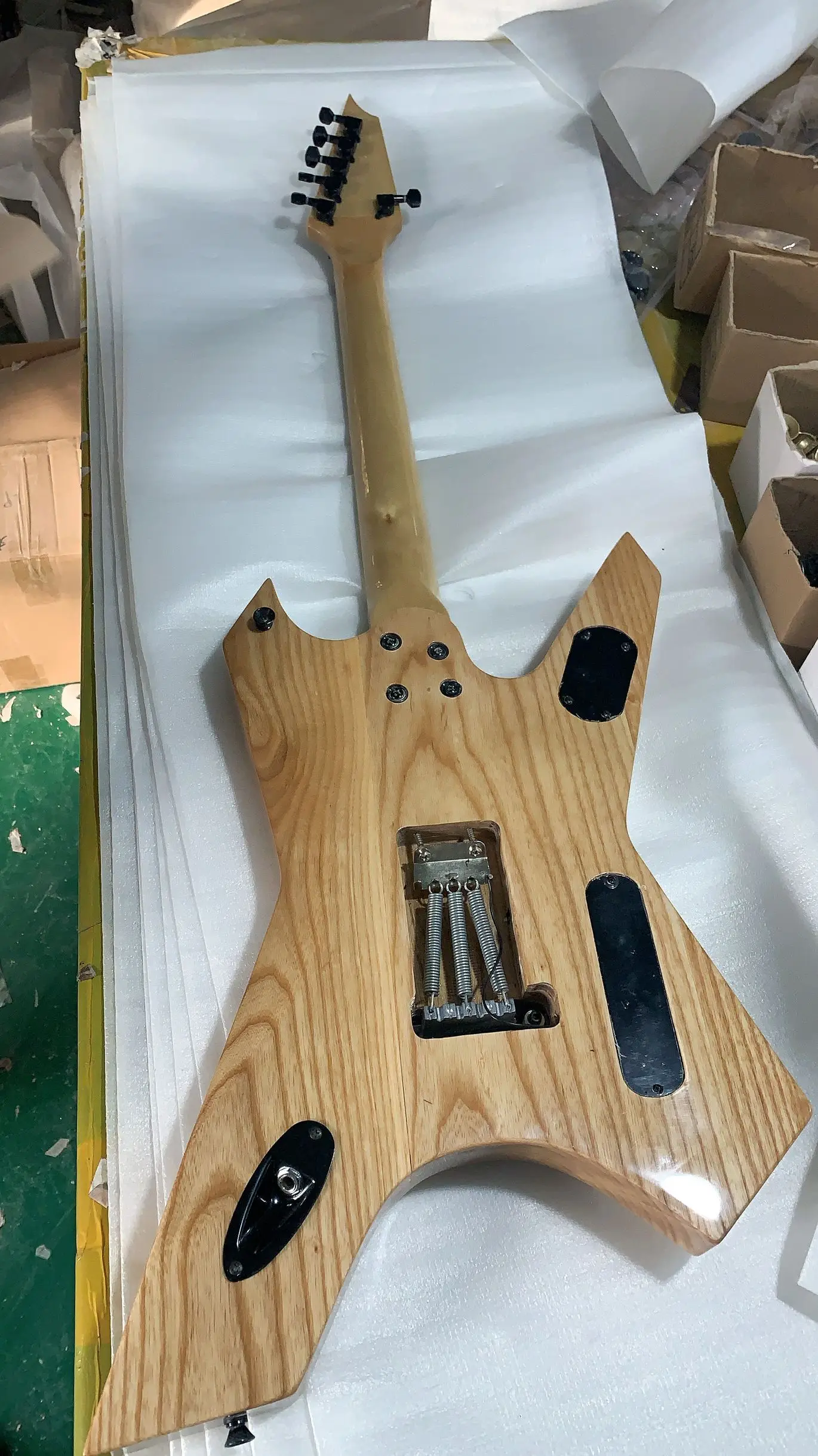 Оптовая продажа гитары Новое поступление на заказ 7 Строка Электрогитары с Floyd Rose