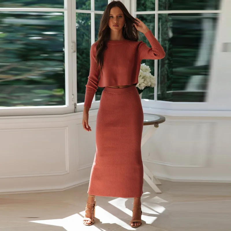 Женский трикотажный комплект из 2 предметов облегающий офисный свитер