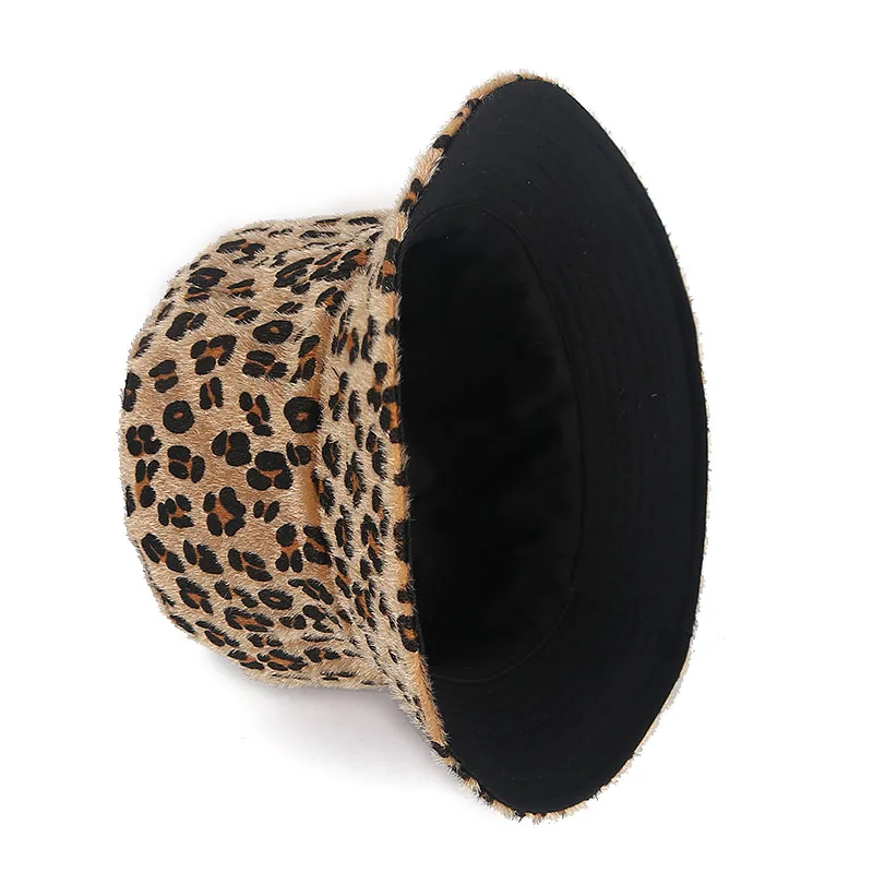 Панама женская зимняя двусторонняя с леопардовым принтом из искусственного