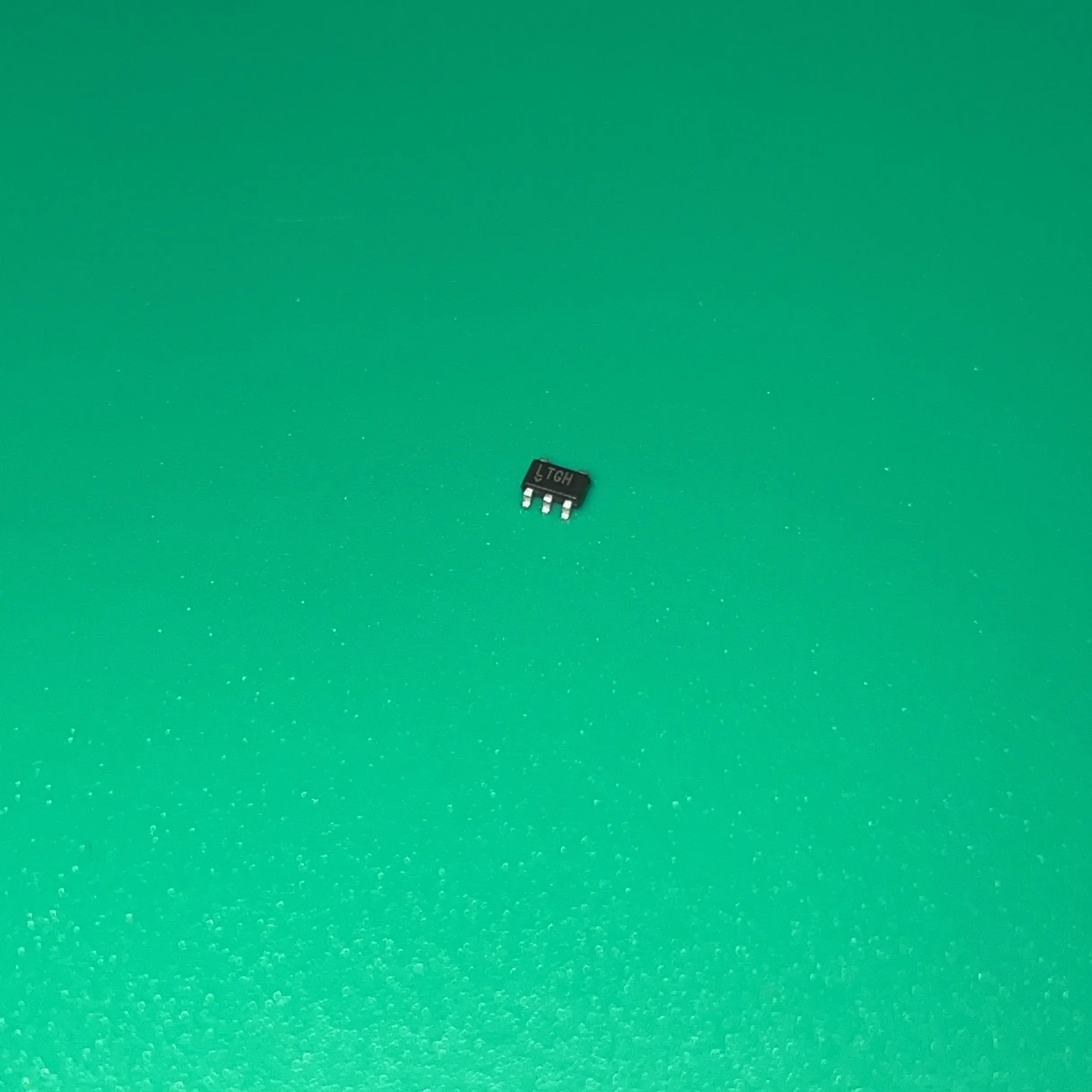 2pcs/lot LT1761IS5-SD SOT23 LTGH LT1761IS 5-SD IC REG LIN POS ADJ 100MA TSOT23 LT LT1761IS5-SD#TRPBF LT1761IS5SD LT1761 IS5-SD