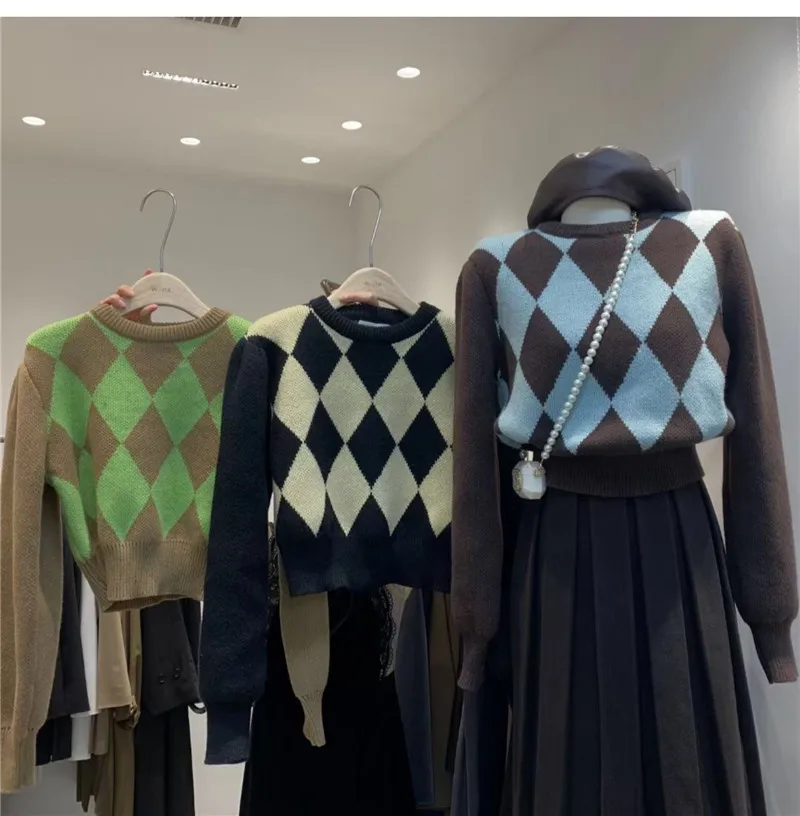 

2022 autumn and winter new round neck diamond lattice contrast color western style long-sleeved knitted pullover women