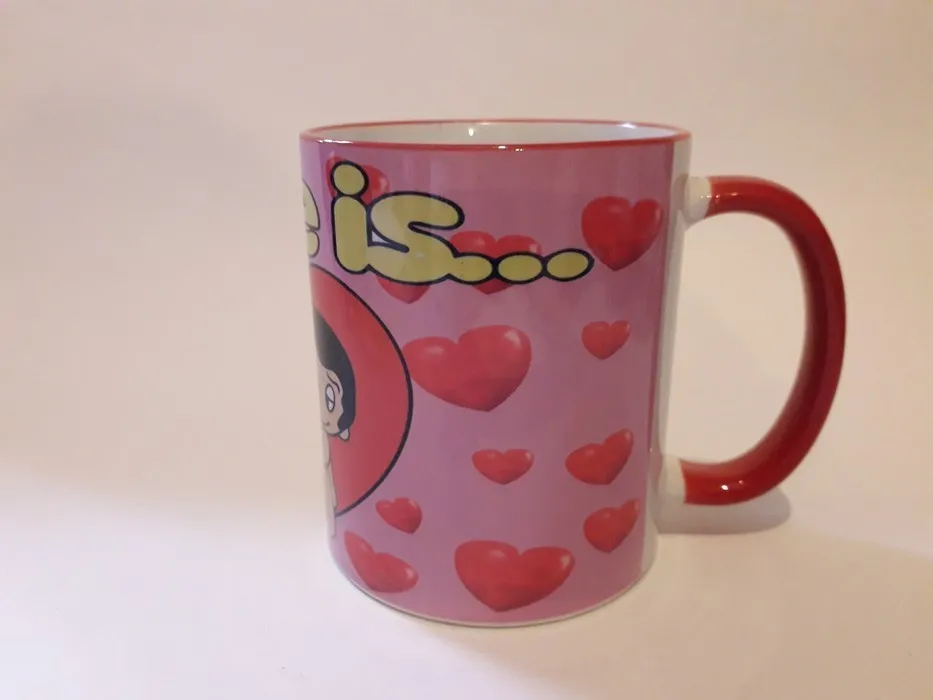 Кружка &quotLove is...розовая&quot* Красивая. Большая. Сувенирная. В подарок с приколом