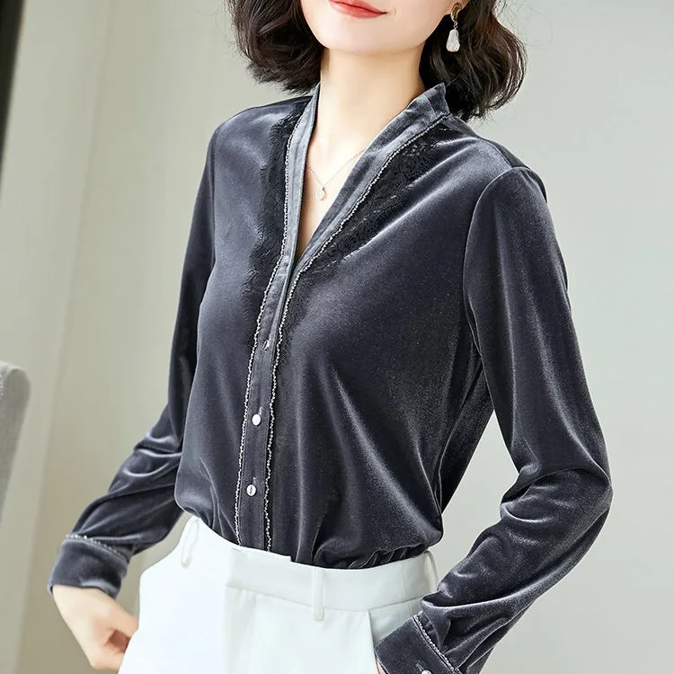 Блузка женская с V-образным вырезом кружевная длинным рукавом из серого велюра на