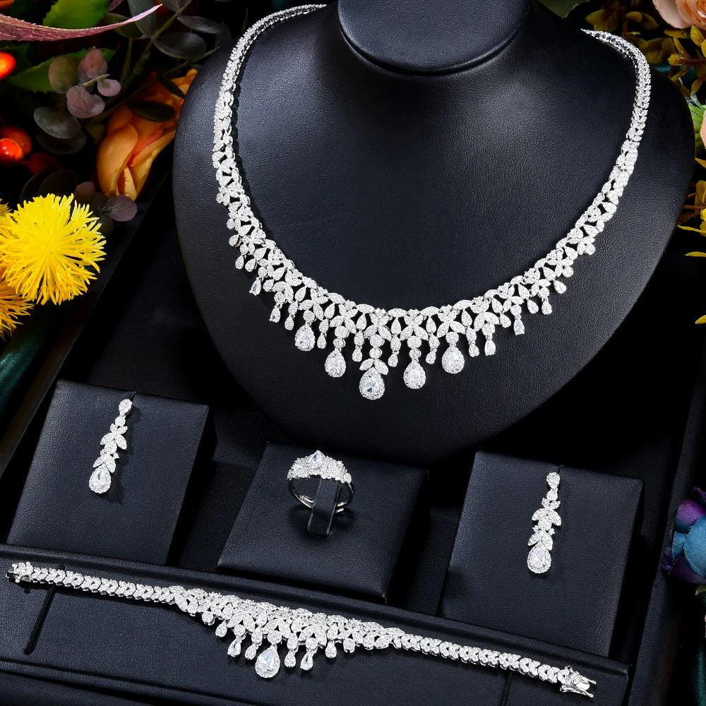 

Blachette Fashion Noble Exclusive Pendant Necklace Bracelet Earrings Ring 4PCS Dubai Bride Wedding Engagement Zircon Jewelry Set